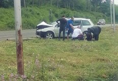 Мъжът е транспортиран до болница за преглед след инцидента в