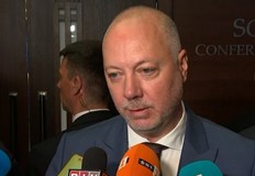 Конституционен спор за бъдещето на България в еврозонатаПремиерът Росен Желязков