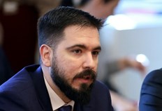 Икономистът предупреждава че валутният борд запазва стабилността докато еврозоната стимулира