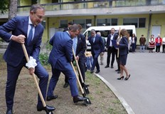 За обновяването на Дом Възраждане са отделени 6 5 милиона леваМинистърът