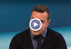 Според журналиста в политиката и администрацията има хора с умствени