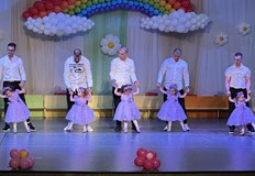 Емоционален спектакъл по повод края на учебната година и Деня