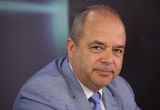 Външната политика на САЩ претърпя драматична промяна смята дипломатът Иван