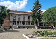 Момчето е ударено от токов удар по време на игра