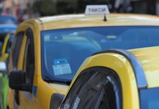 Шофьорка разказва за благодарността на възрастните хора докато над 7000