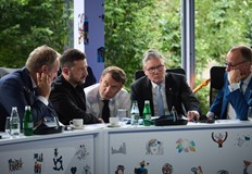 Френският президент обвини италианския премиер в дезинформация за срещите с