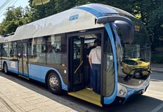 Община Русе търси трима експерти с висше образование и