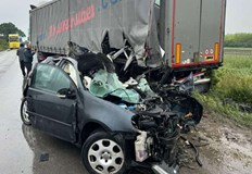 ТИР предизвика тежка катастрофа с четирима пострадали в ПлевенскоПътнотранспортно произшествие