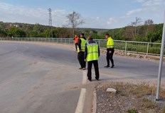 Шофьорите да се движат внимателно и да следват указанията на