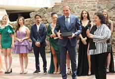 Кампанията БАЛни рокли с кауза остава отворена Децата трябва да имат