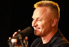 Известният писател посочва възрастова неадекватност на програмата и идеологически уклон