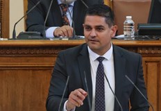 Според обвинението той е оказвал натиск върху депутатката Христинка Иванова