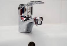 Водоподаването е прекъснато поради повторно замътване на водоизточницитеВодоподаването в град