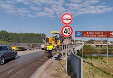 Шофьорите трябва да се движат с повишено внимание камионите преминават