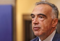 Министърът на образованието очаква финансовият министър днес да даде официална