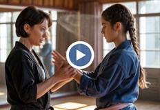 Инструкторите Константин Кръстев и Алекс Борева обучават жени от различни