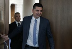 Според депутата от Да България страната е длъжна да влезе