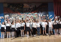 Химнът Върви народе възродени даде старт на празничния маратонНавечерието на