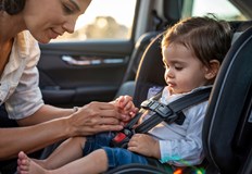 Българските родители често пренебрегват употребата на предпазни колани и детски