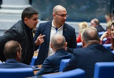 Парламентът отхвърли промени които можеха да помогнат на стотици хиляди