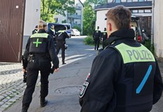 Полицията в Дуизбург задържа банда откраднала от над 30 възрастни