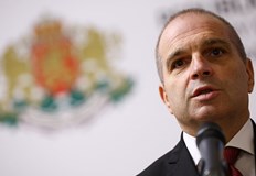 Вицепремиерът Гроздан Караджов увери че са купени всички необходими машини