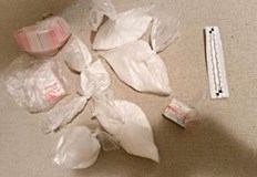 Задържаха дилъри и клиенти при операции в кварталите Младост Дървеница