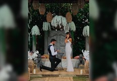 Писателката прие предложението за брак от 39 годишния предприемачЛюбовната приказка между