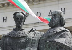 Тържествени шествия отбелязват 24 май в цяла БългарияЧестваме 24 май