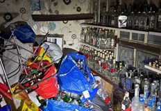 Задържаните фалшифицирали популярни марки спиртни напитки за продажба в заведенияПри