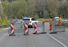 Движението ще е спряно от 9 00 до 15 00 часаПроходът Петрохан