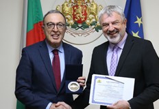 Бившият президент пристигна в Русе за да обяснява ползите от