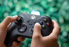 Поскъпването включва конзоли аксесоари и първи парти заглавия на фона