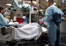 65 годишният пострадал остава в интензивно отделение след опита за самоубийство65 годишен