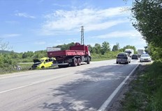 Движението по международния път Е 79 е затрудненоТежка катастрофа с трима