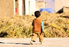 Местните родители смятат че да възпитаваш дете след 15 годишната му