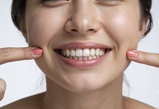 Лесни домашни трикове които могат да върнат блясъка на усмивката