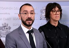 Хекимян показа незаконно сметище с рециклируеми отпадъци които трябвало да