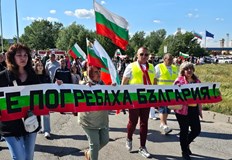 Протестиращи настояват за референдум и оставка на правителствотоБезпрецедентна вълна от