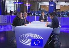 Български политици спорят дали гражданите да решават за евротоБългарски евродепутати