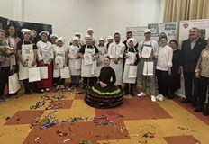 Шест отбора от българчета румънци и молдовци приготвиха вкусни десерти
