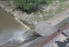 Строителството на басейн в Парка на младежта затлачи канализациятаИзтичането на
