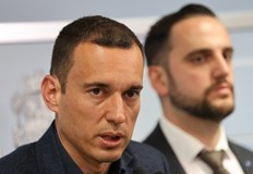 Градският транспорт в София спира и през уикенда кметът обещава