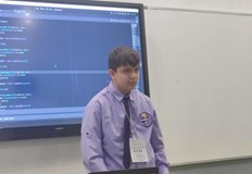 Шестокласникът впечатли журито с авторска компютърна игра Избягай от фабриката Владислав