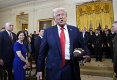 Над 6000 студенти от чужбина трябва да се прехвърлят или