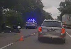 Инцидентът е станал при опит за изпреварване на главния пътПътнотранспортно