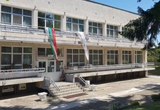 Възпитаници от различни поколения ще се съберат на сцената на