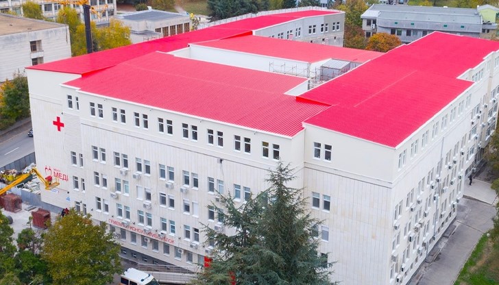 Опитни лекари и акушери ще обучават бъдещите и настоящи родители за грижите към децата