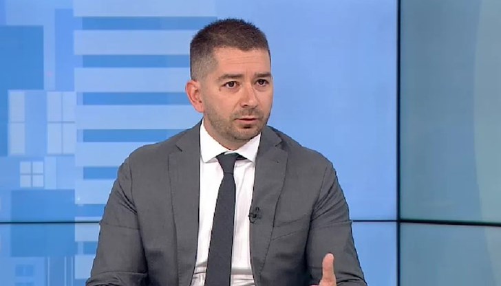 Слави Василев: Референдумът не е противоконституционен