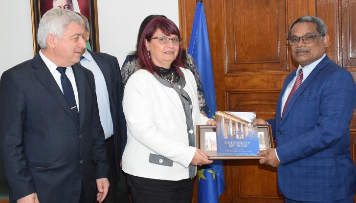 Арун Кумар Саху обсъди възможности за сътрудничество в образованието и науката с ръководството на висшето училище